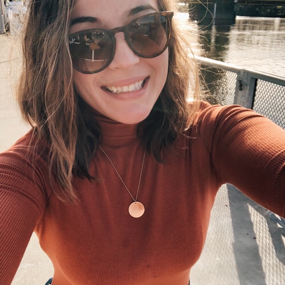 Meet your Posher, Shelby - Picture 4 of 4